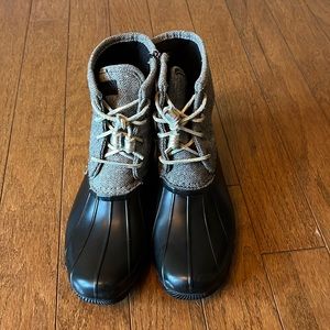 Sperry Saltwater Boot herringbone black and gray. Excellent used condition.